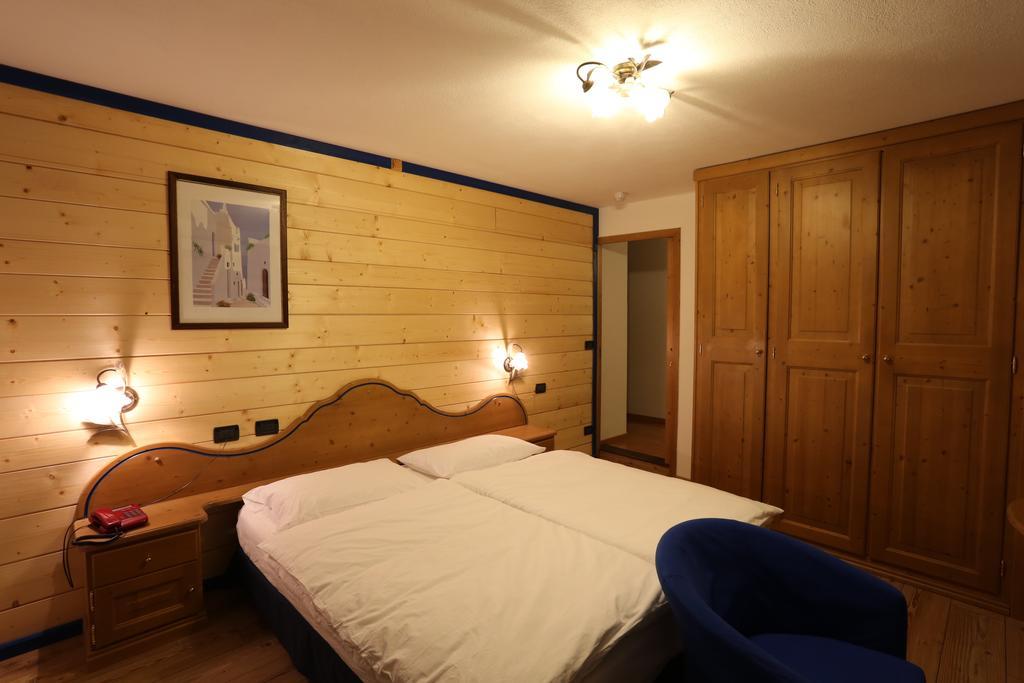 Albergo Centrale 포르니 디 소프라 객실 사진