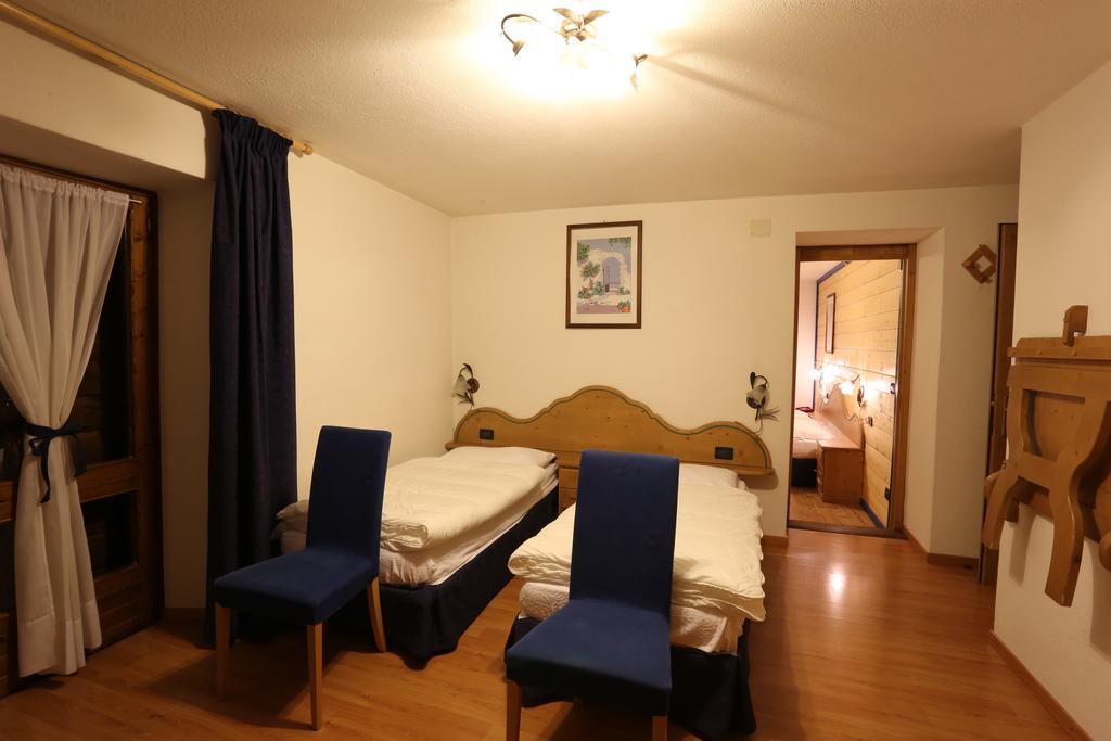 Albergo Centrale 포르니 디 소프라 객실 사진
