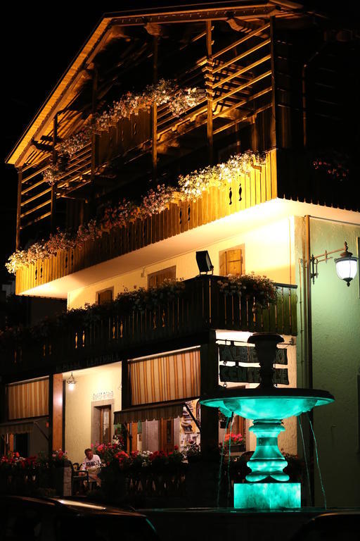 Albergo Centrale 포르니 디 소프라 외부 사진