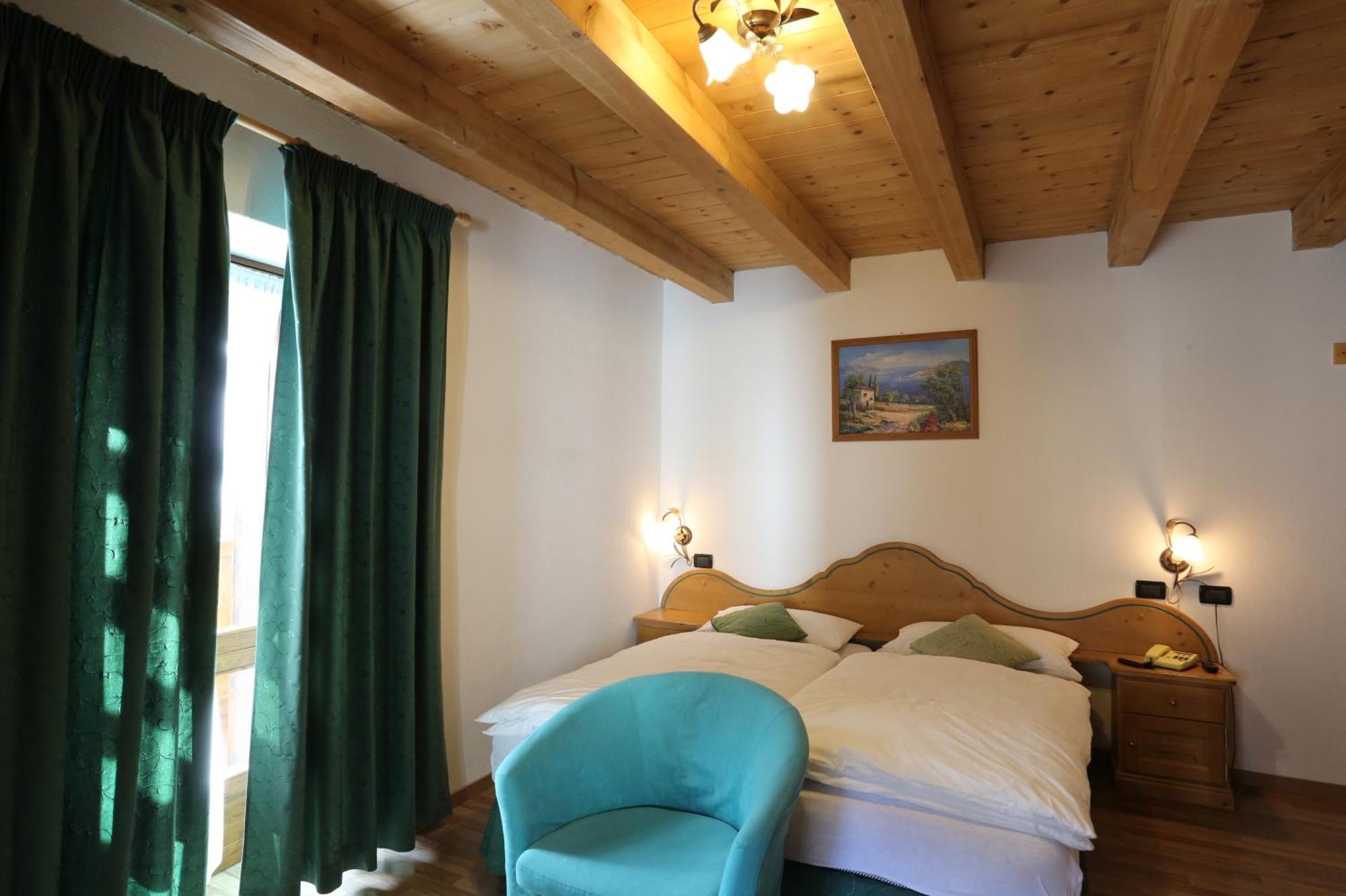 Albergo Centrale 포르니 디 소프라 객실 사진