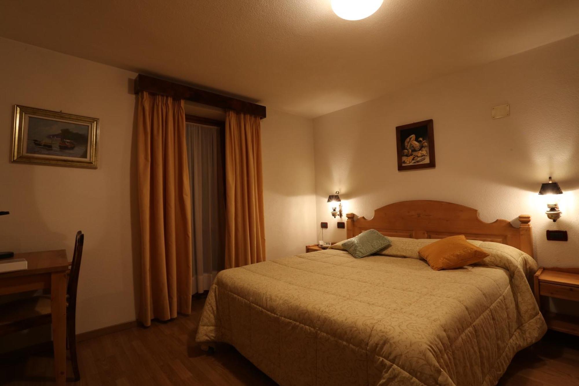 Albergo Centrale 포르니 디 소프라 객실 사진