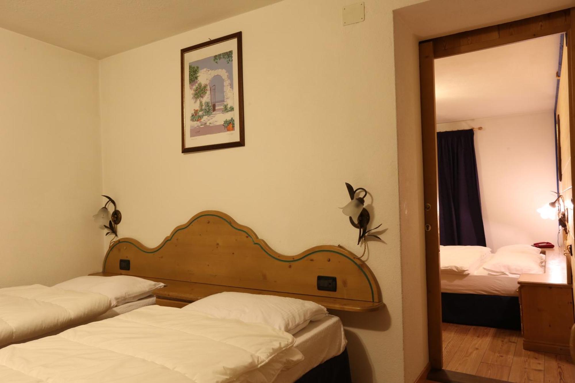 Albergo Centrale 포르니 디 소프라 객실 사진