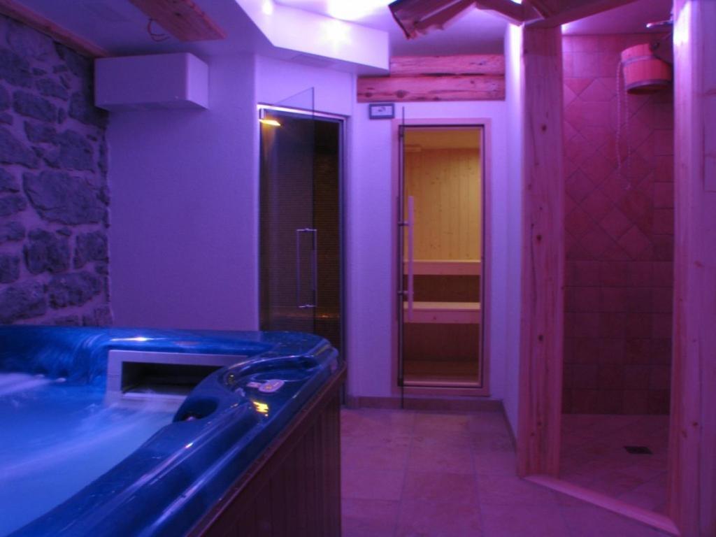 Albergo Centrale 포르니 디 소프라 외부 사진